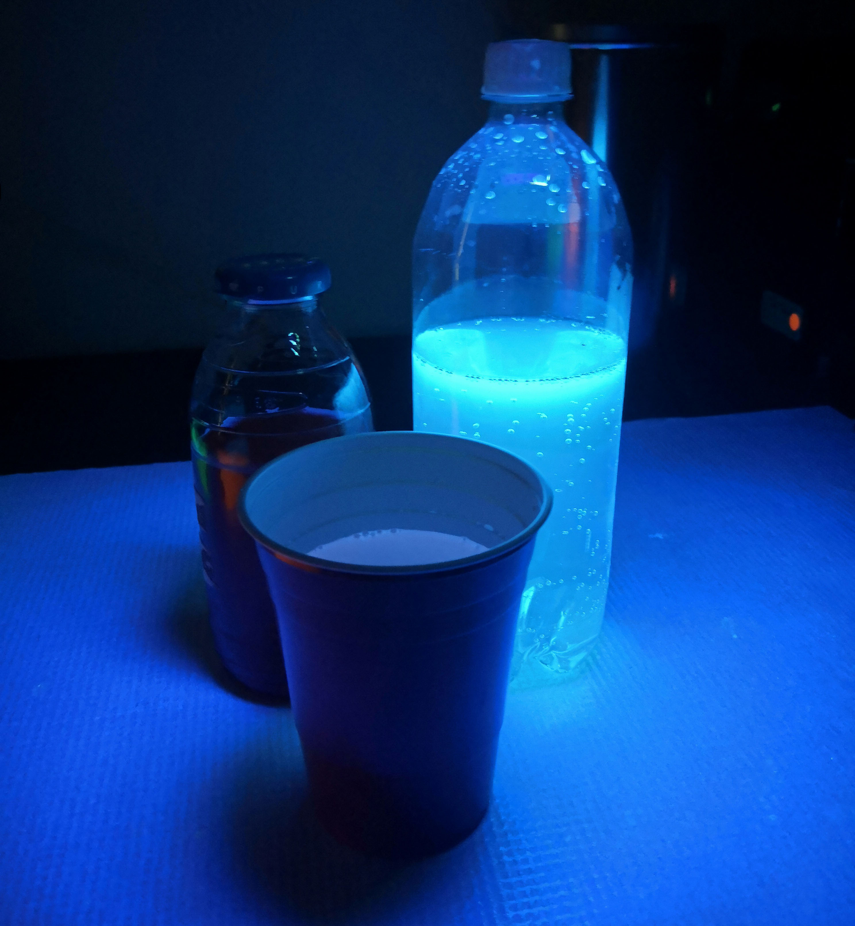 Make glowing drinks